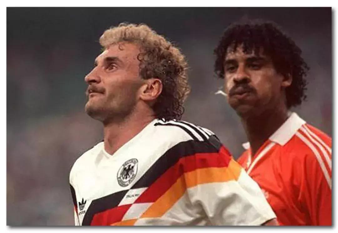 足球场为什么球员要吐口水,为什么足球运动员随意吐痰