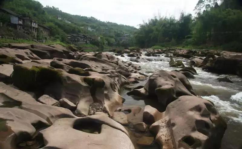乐山周边竟有这样一个神秘古镇？连历史记载都没有，周末约~