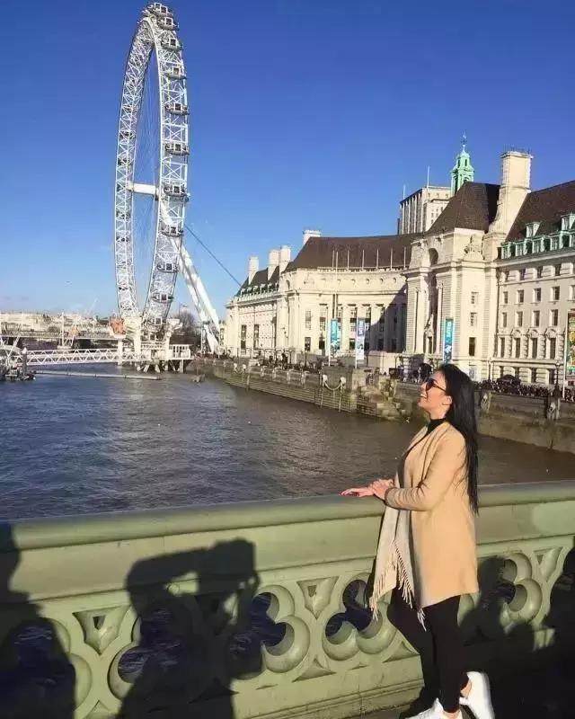 她曾是平凡的酒吧妹，却凭着这一点俘获了“钻石王老五”C罗