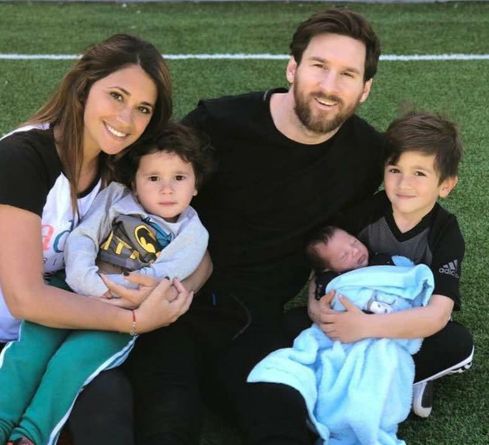 确认过，这些萌子们的足球天赋已得球星老爸们的真传！你更看好哪位萌娃的球技？