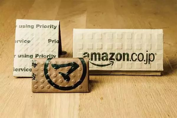 他用废纸箱做钱包，居然卖到600元，MUJI都叫好！