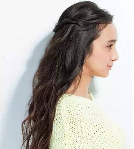 烫发后怎样扎头发好看,短烫发没有刘海怎么半扎头发好看