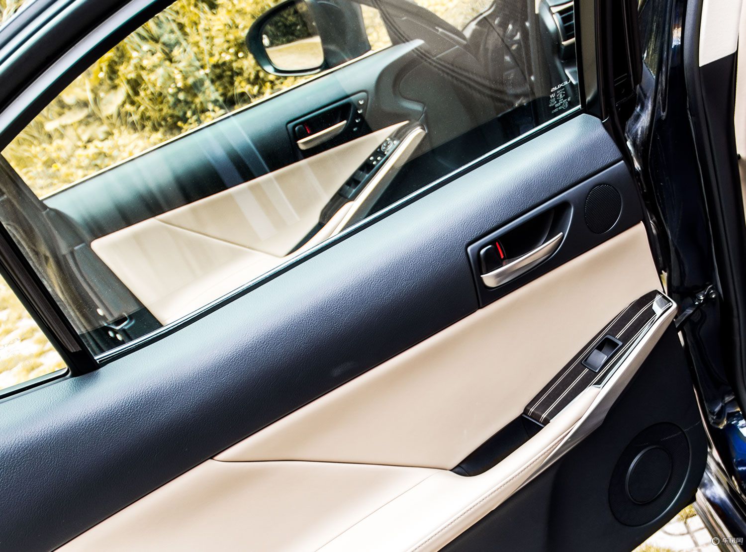 雷克萨斯is2022款300fsport版,2022雷克萨斯is300fsport版