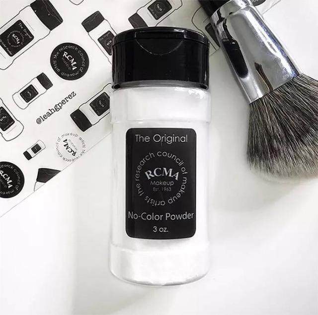 下巴容易脱妆浮粉是什么原因,夏天浮粉和脱妆的区别