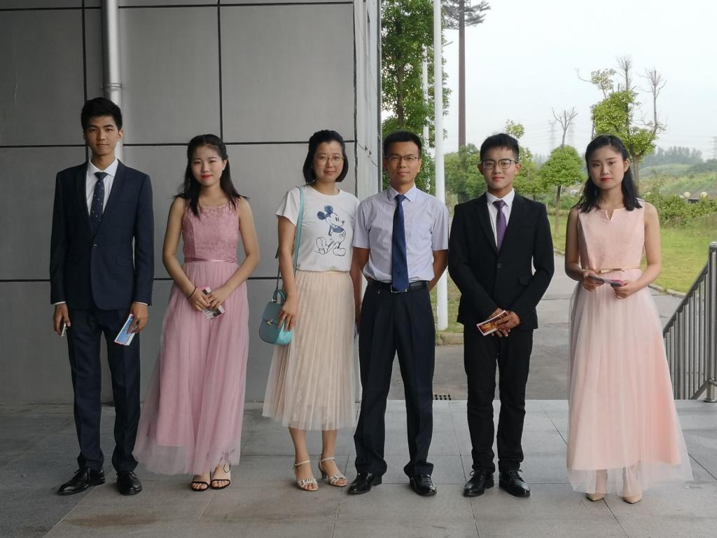 这是一个学校英语怎么写,填空题这是一个什么什么的湖