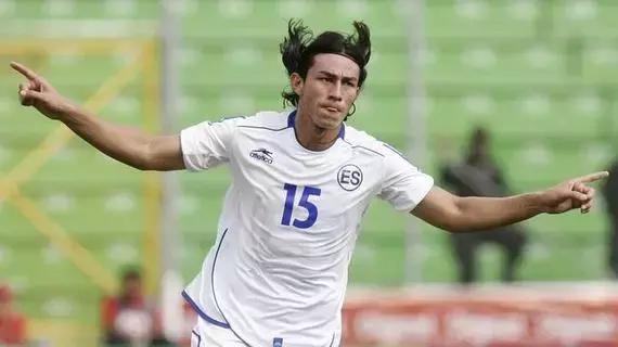 连白斩鸡都不如，这两支球队在世界杯上的表现比国足还差！