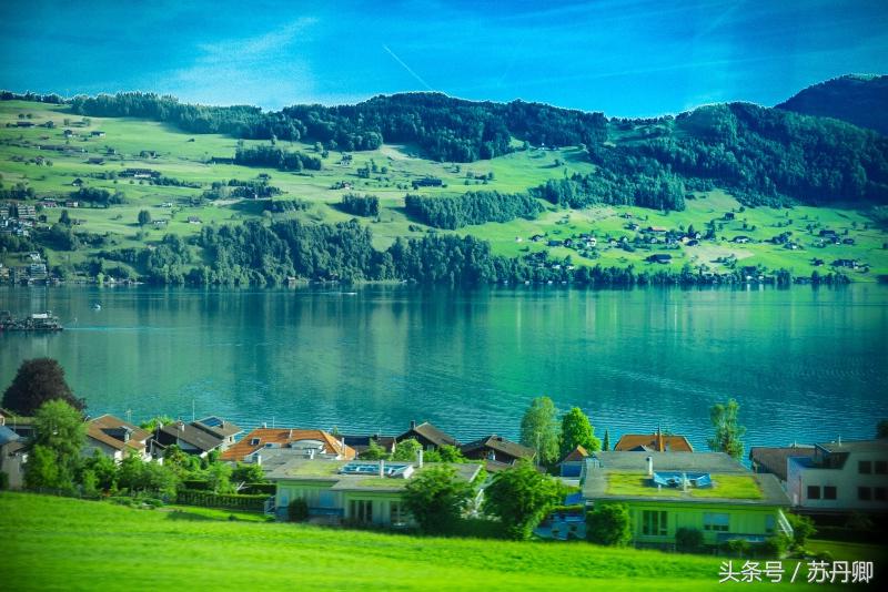 中国游客花100欧元坐一趟黄金列车，全程睡觉聊天谈奢侈品