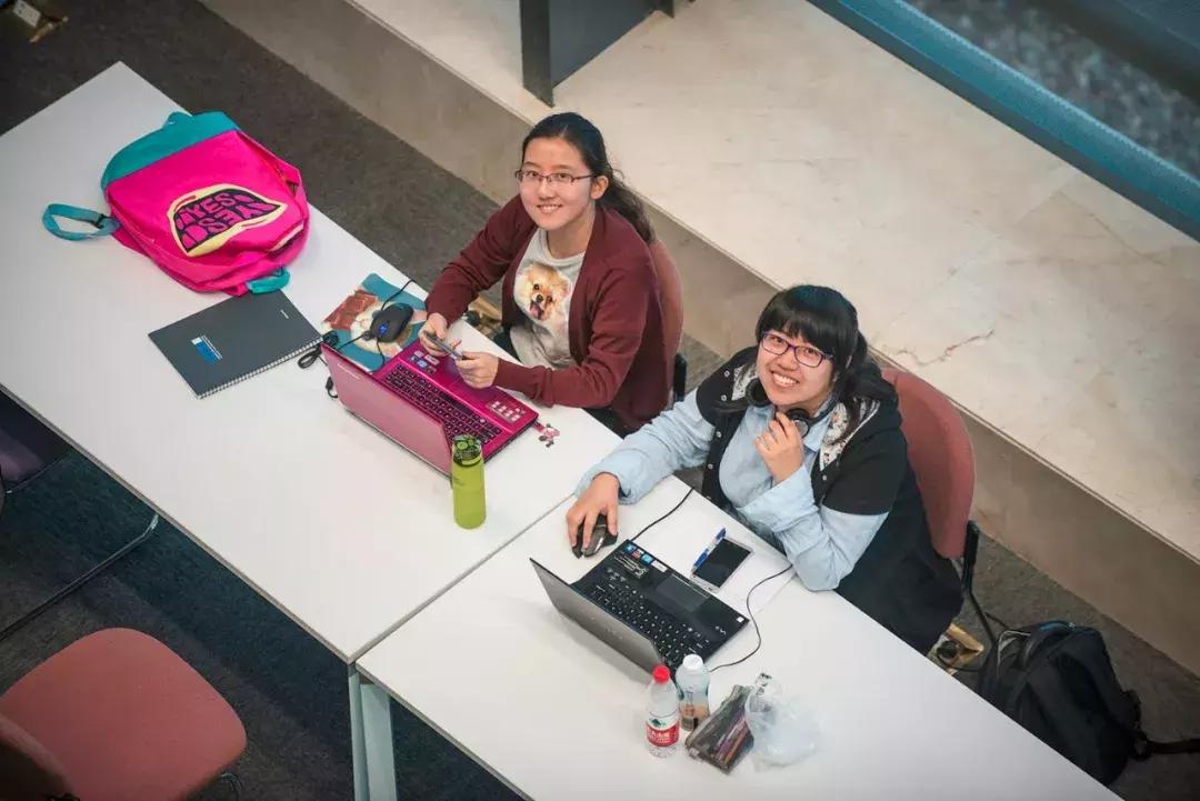 女生高考选什么专业就业前景好,高考书法专业就业前景