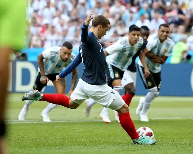 c罗vs梅西单挑,梅西c罗一起度假