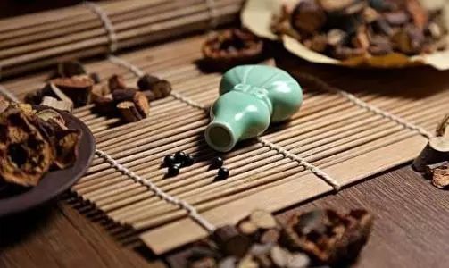 这些中成药名称只有一字之差，功效却各有不同