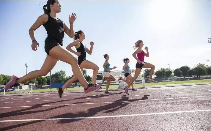 脚跑步受伤了怎么才能好得快一些,如何坚持跑步的十种方法