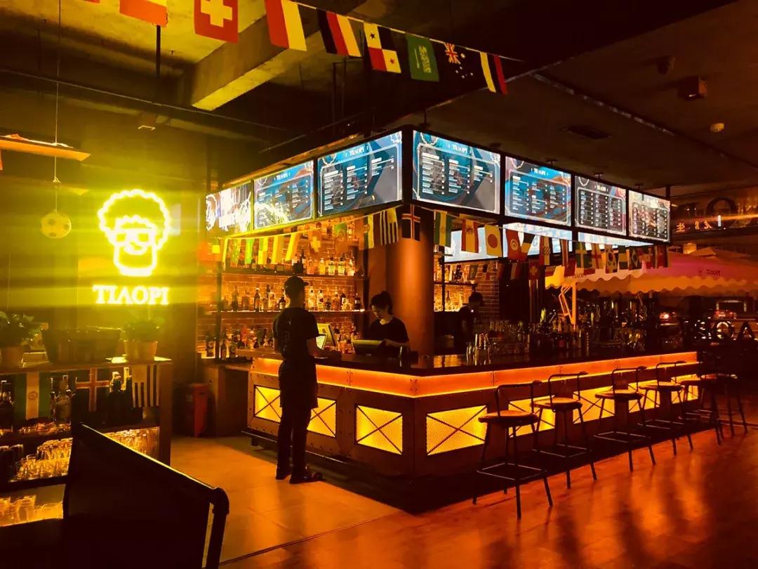 内马尔巴黎圣日耳曼签名球衣,内马尔巴黎包厢