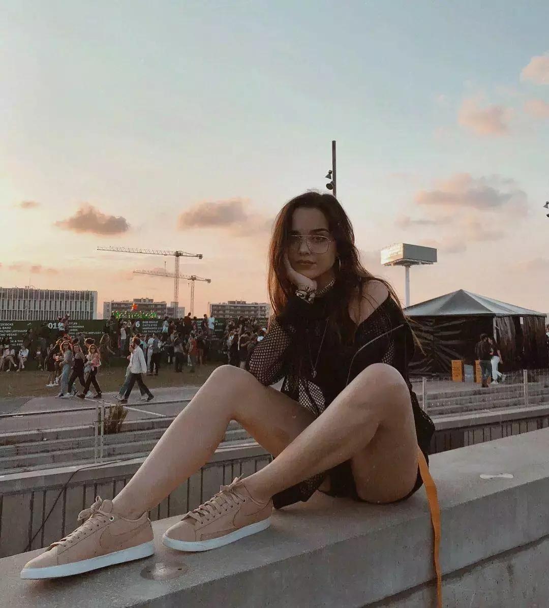 几百块的板鞋，但也是各大品牌的联名宠儿