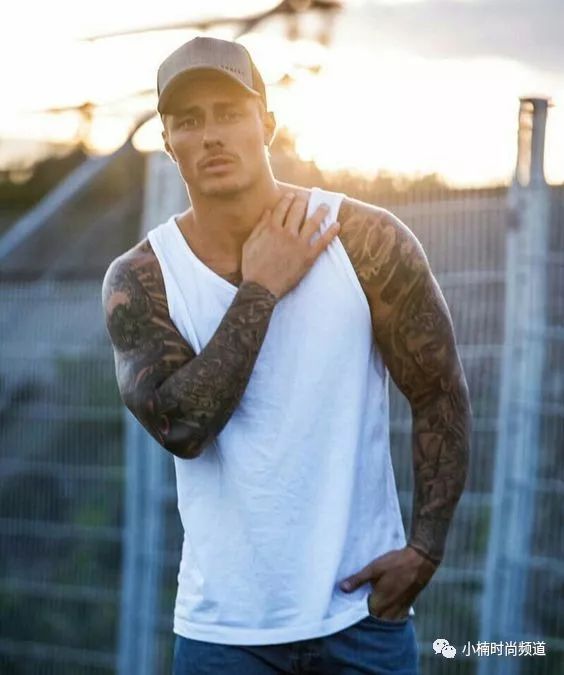 男士夏季牛仔裤穿搭技巧,牛仔裤穿搭男士夏季高级感