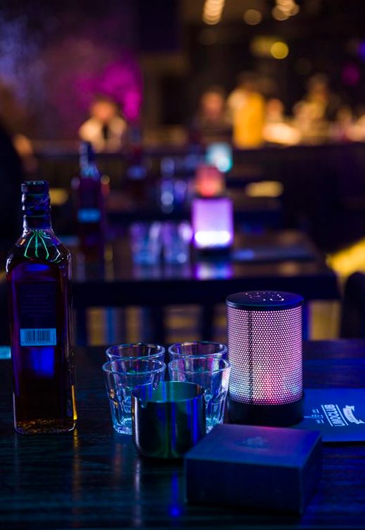 在荆州的这家网红酒吧里，我们都是彼此的摆渡人……