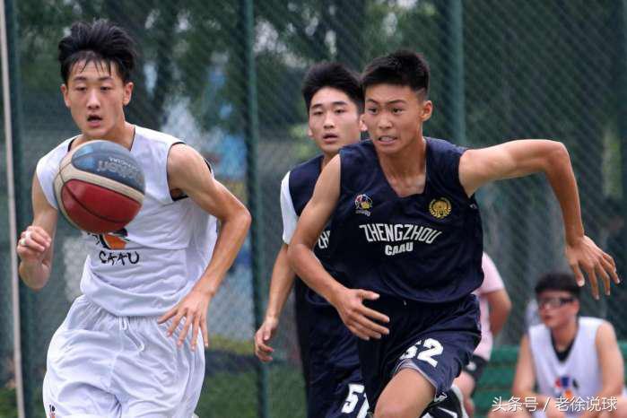 詹姆斯生涯首秀对阵,今年詹姆斯比赛回放