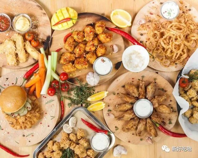 逛吃｜足球宝贝变身留俄食探笑成桃花眼跟着美女小姐姐吃遍世界杯