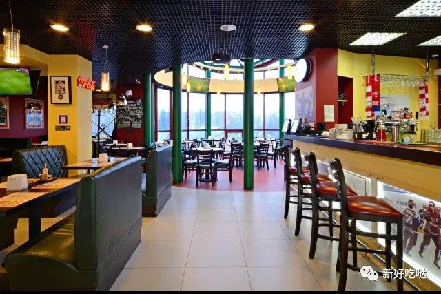 逛吃｜足球宝贝变身留俄食探笑成桃花眼跟着美女小姐姐吃遍世界杯