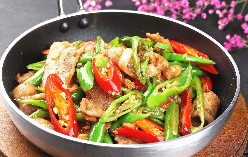 做了7年厨师,手把手教你炒青椒完整的