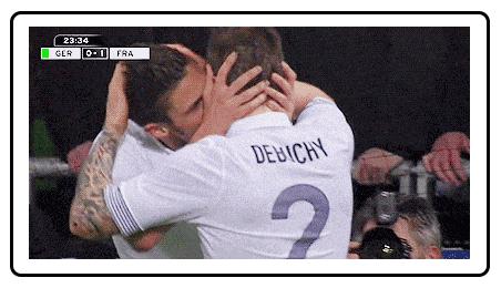 世界杯上为什么球员喜欢吐痰,为什么足球运动员爱摸头