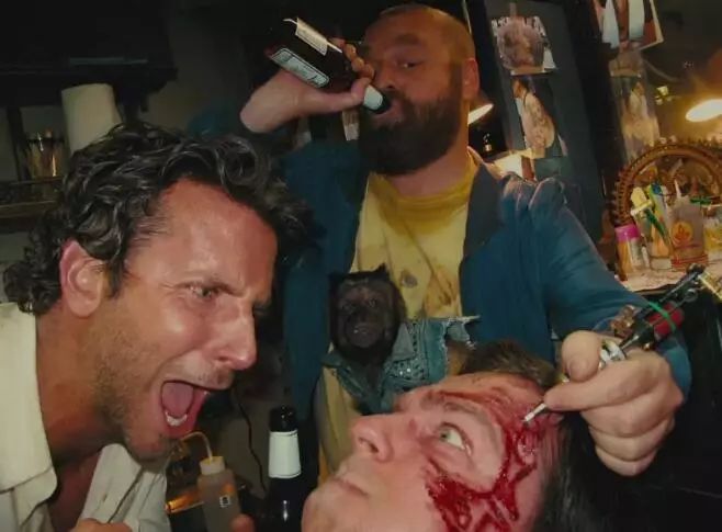 想不到总裁C罗输给了这个男人！其交往5年的超模女友被他拿下了