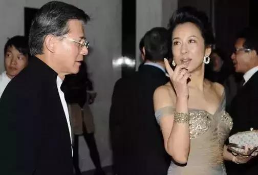 用爱马仕的男人不会娶买不起Coach的你