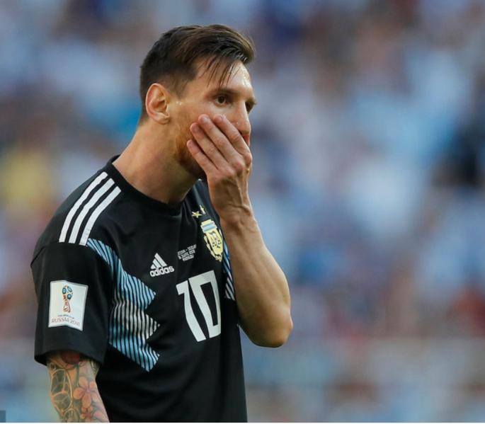 北京老师出物理试题，题目称“梅西表现很烂”，网友：“过分了”