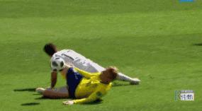 韩国人踢球犯规,韩国足球球员素养