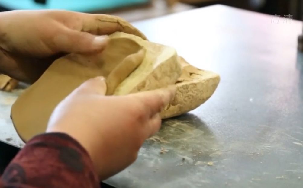 国际设计师们排队只为买这一块泥？在北京见着TA，都得叫“爷”！