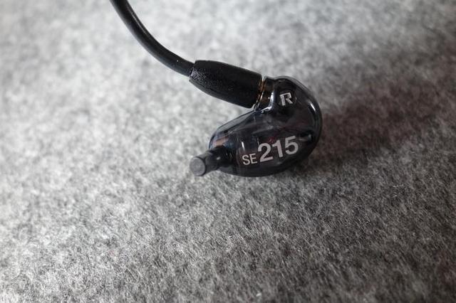 舒尔se215作为监听耳机值得入手吗,舒尔se215耳塞套两组哪个好用