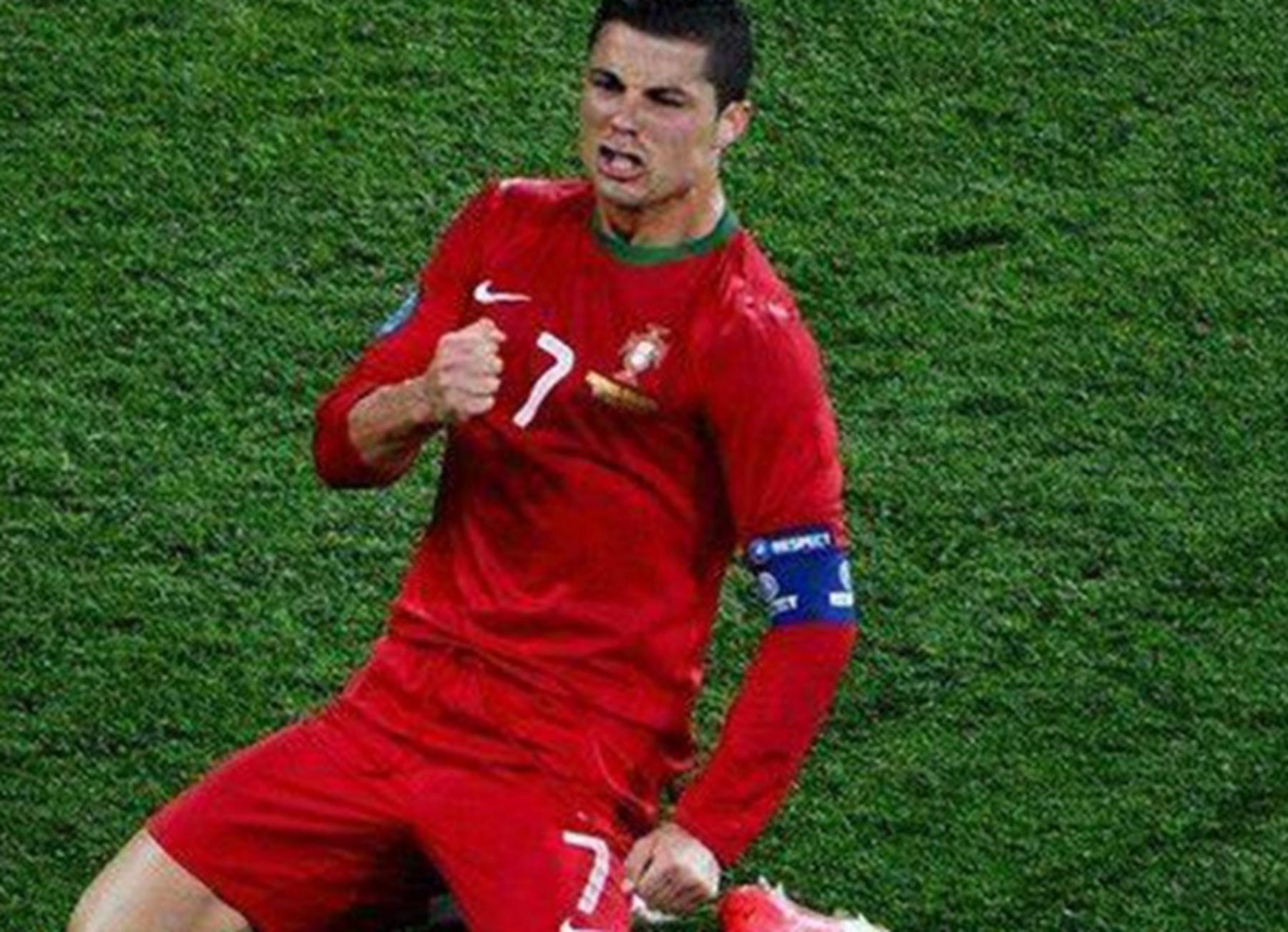 为什么c罗喜欢穿长袖球衣,为什么c罗现在穿短袖了