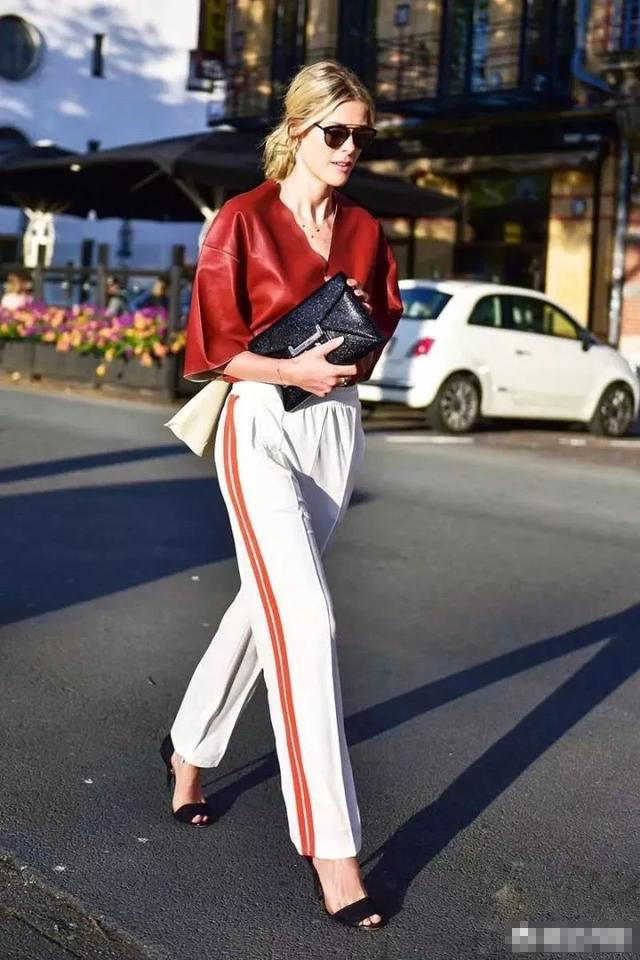 平胸是由什么决定的,平胸是生理特征吗