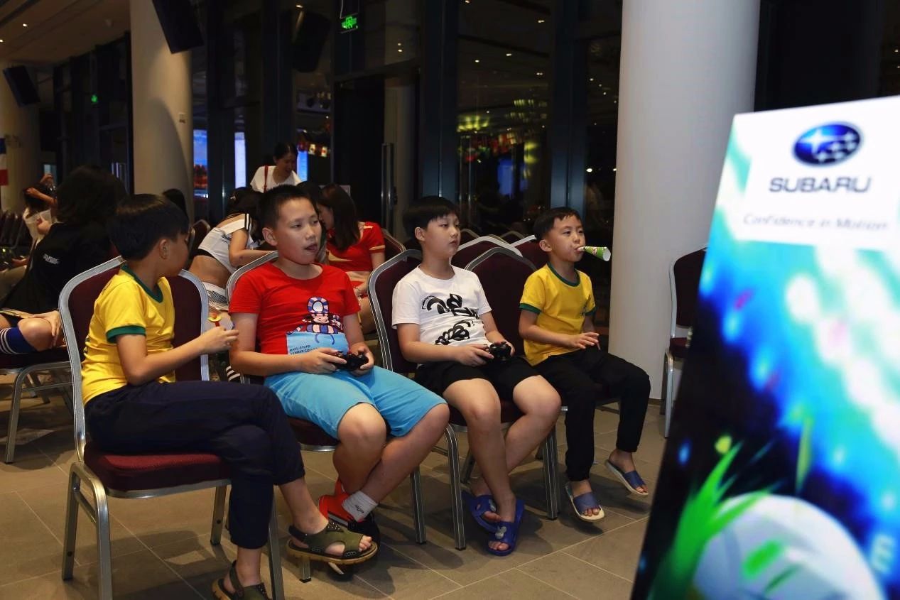 世界杯期间，晚上是足球的狂欢，白天的时间应该留给家人和汽车