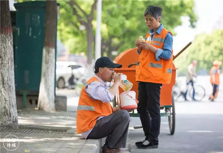盛夏的许昌，这里竟可以免费喝水？！一杯水不仅解了口渴，更暖了人心