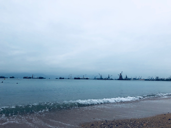 去香港吃喝住玩必须现金吗,去香港玩买东西划算吗