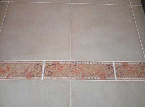 铺完地砖几个月后有裂缝了,砌完瓷砖一个月后空鼓