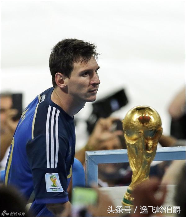 足球的感人片段,2018世界杯足球感人瞬间