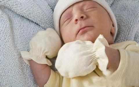 宝宝把脸抓烂了怎么可以盖住,宝宝经常抓脸脸抓破了