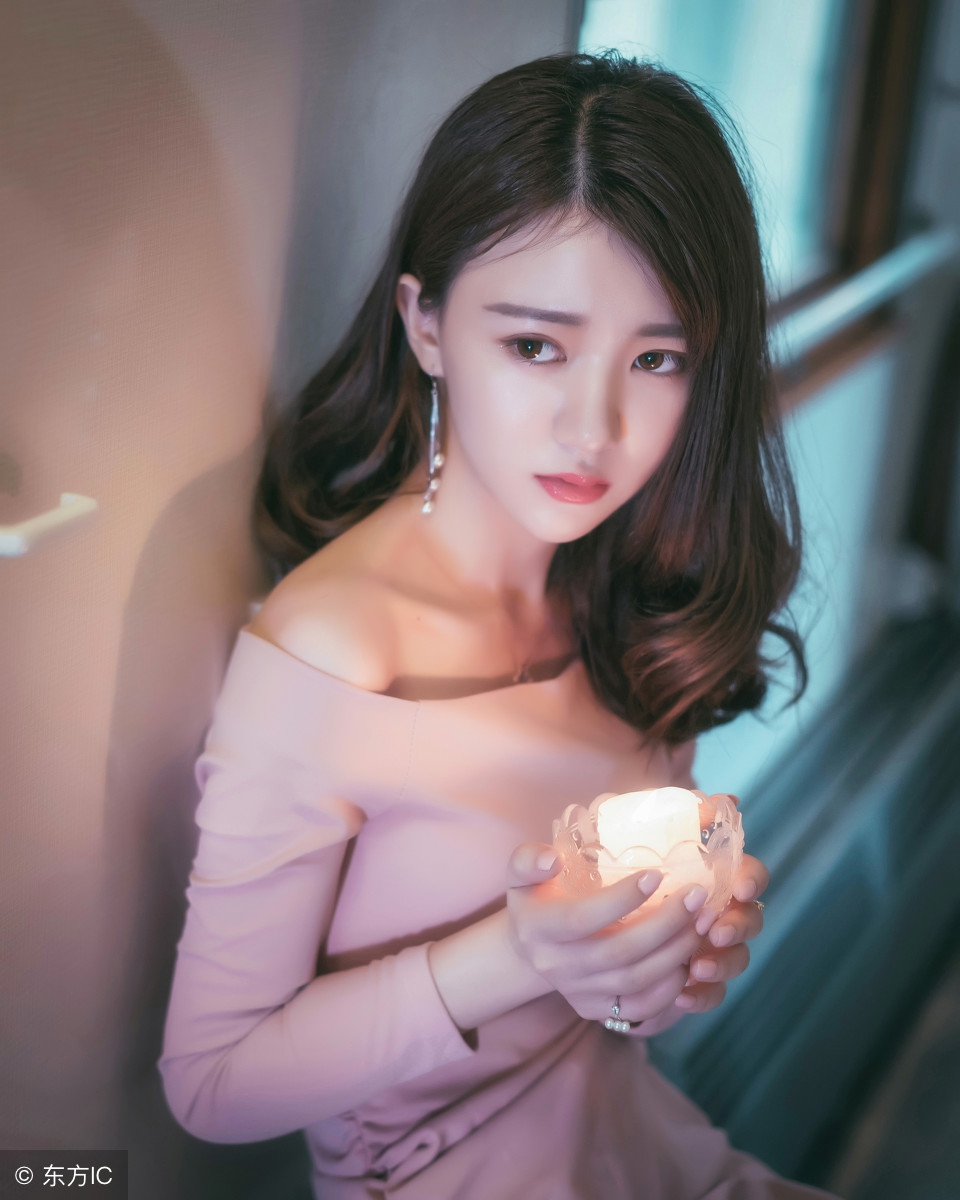 陆云深,你自由了,颜欢苦笑,拿起手机给他发了条微信