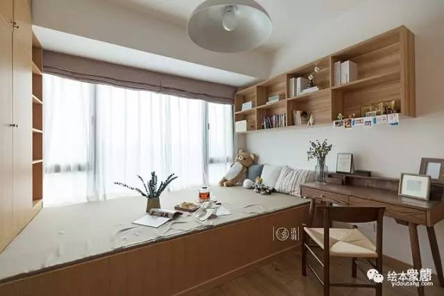 2平米独立小书房榻榻米,细长小书房想做成榻榻米