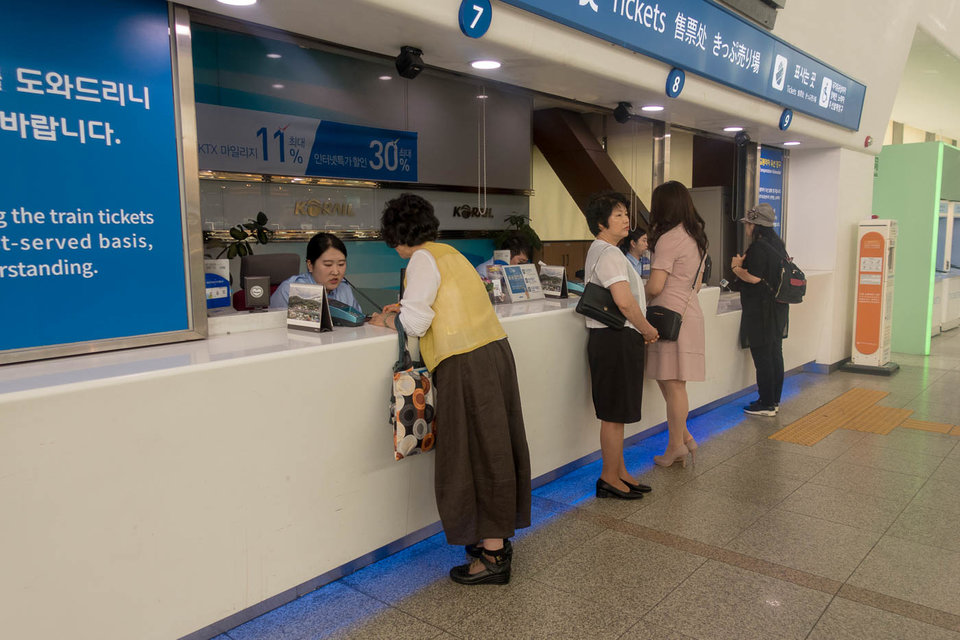 外媒看欧美体验中国高铁,外国网友谈中国高铁体验