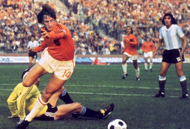 足坛三人最佳梅西内马尔c罗,迪巴拉c罗梅西的替补