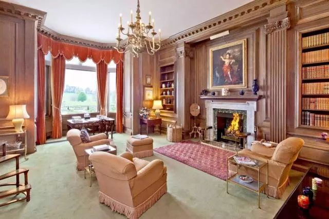 世界上最壮的足球明星,最厉害的足球明星是谁