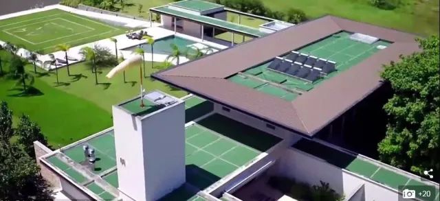 世界上最壮的足球明星,最厉害的足球明星是谁