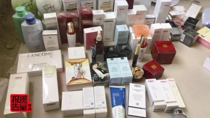 央视曝光！15万件假化妆品被查！终于曝光店铺名字了！造假者竟花110万搞高仿包装，月入20万！称以前做代购太辛苦，赚的很少……