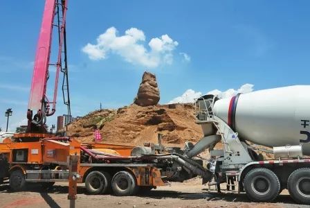 「新闻一锅烩」本月底，大同市将投用4座电动汽车充电站｜货车相撞天然气泄漏多部门联合紧急处置