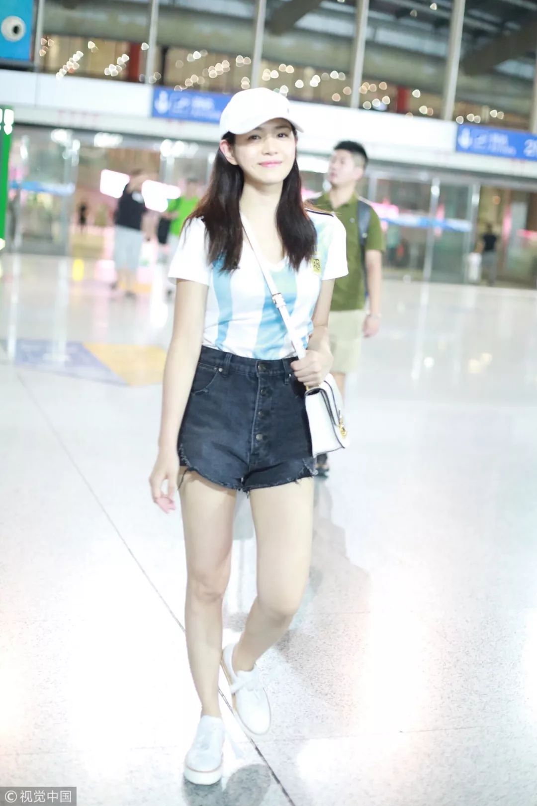 看看你们的球衣怎么穿,在夏天如何穿球衣不尴尬