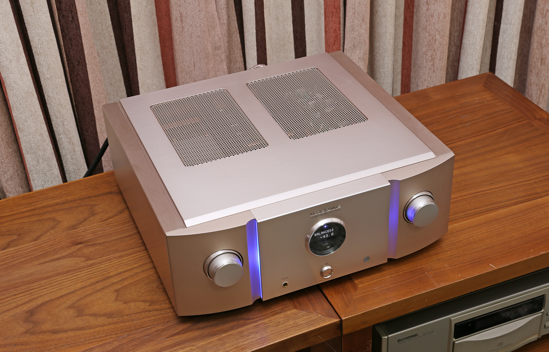 马兰士hifi合并功放推荐,马兰士旗舰合并功放机