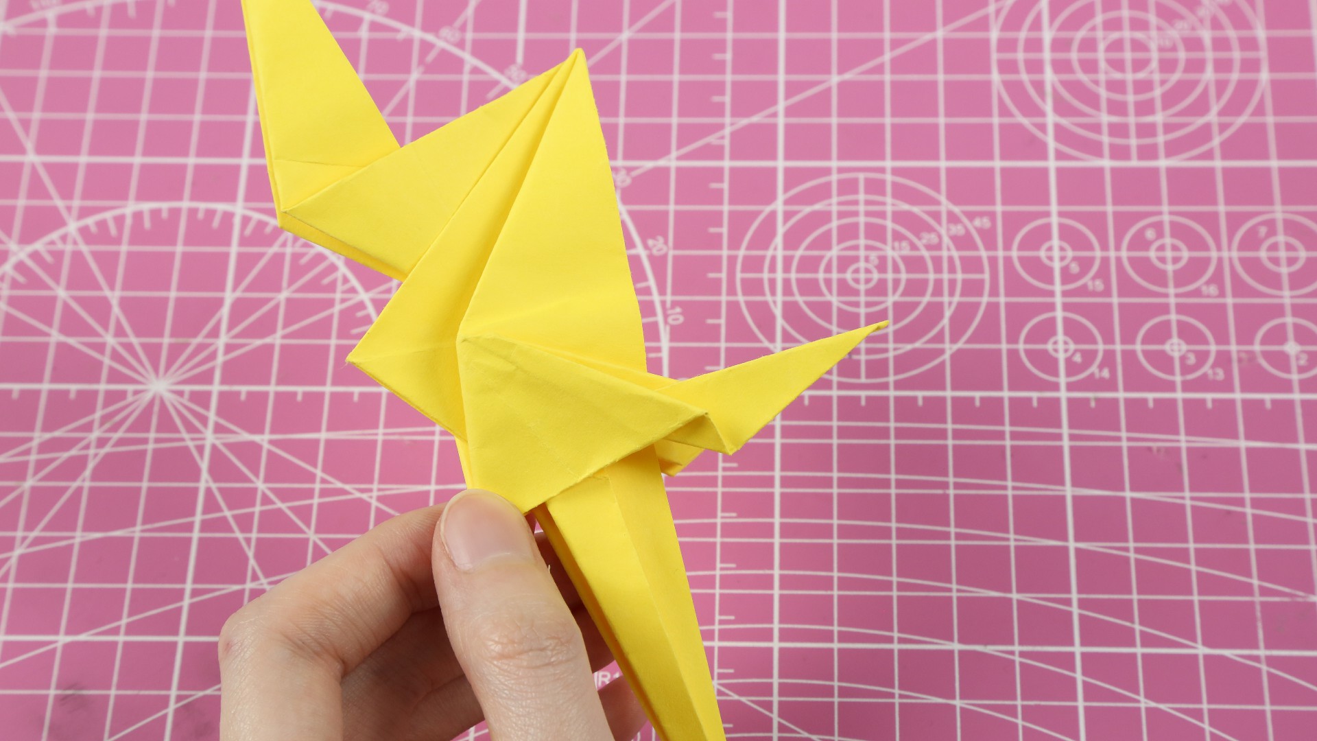 想要恐龙玩具，不用再去商场买了，姑娘教你巧用一张纸折出来