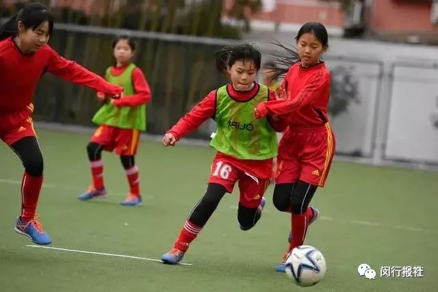 俄罗斯是来不及去了,家门口“小世界杯”了解一下?